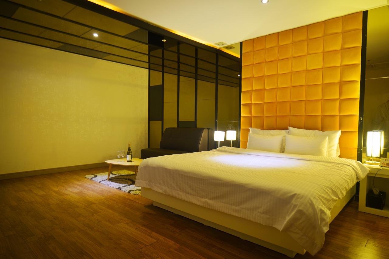 Gimhae Business Hotel K Exteriör bild
