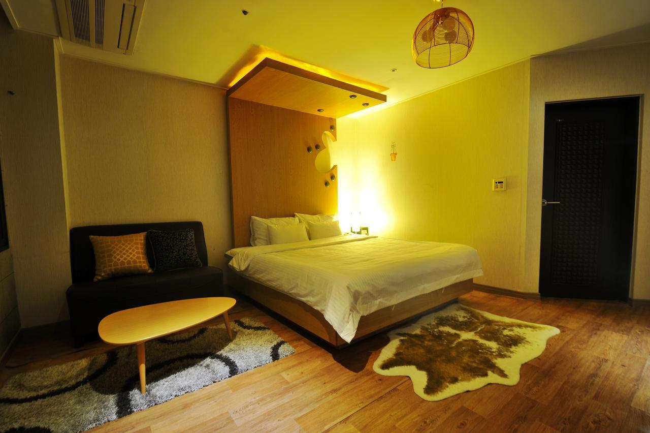 Gimhae Business Hotel K Exteriör bild